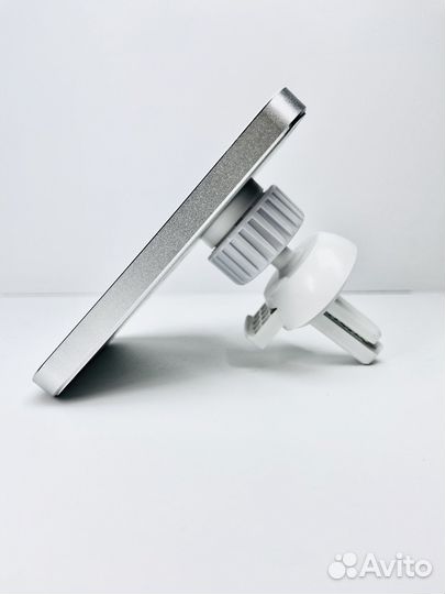 Автомобильный держатель для телефона MagSafe
