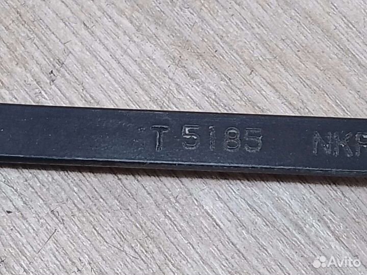 Поводок дворника Isuzu Elf NKR 66E усколобый