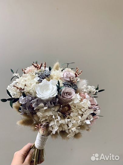 Букеты из сухоцветов и стабилизированных цветов
