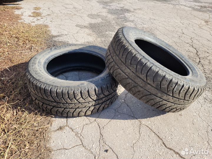 Bridgestone Ice Cruiser 7000 215/60 R16