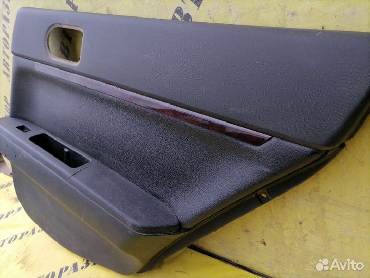 Обшивка двери задней правой Mitsubishi Galant 9