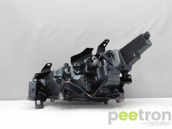 Б/У Б/У Фара правая б/у KB8N51030 mazda