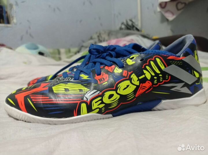 Футбольные бутсы adidas 37 размер