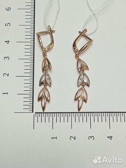 Золотые серьги с камнем