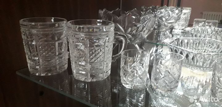 Хрусталь. Много. В идеальном состоянии