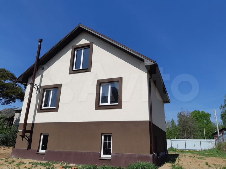 Коттедж 190 м² на участке 8 сот.