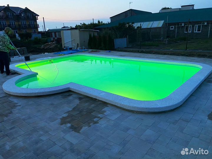 Бассейн 7x4 пластиковый