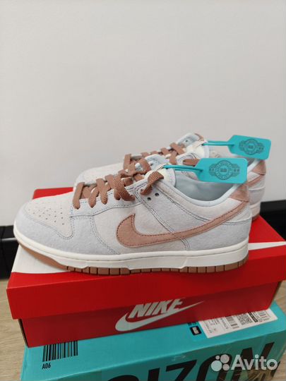 Nike dunk low fossil rose