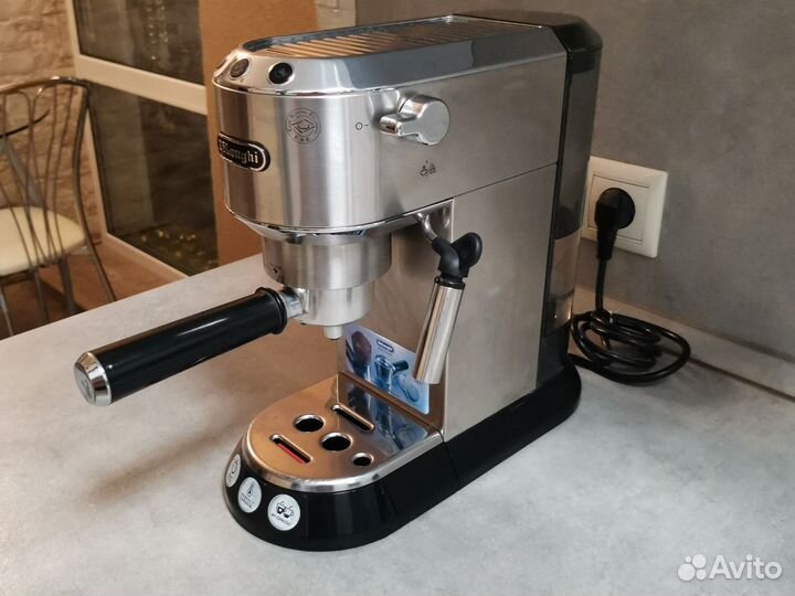 Кофеварка рожковая delonghi ec680