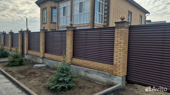 Колпаки на столбы забора 1,5х1,5 кирпича