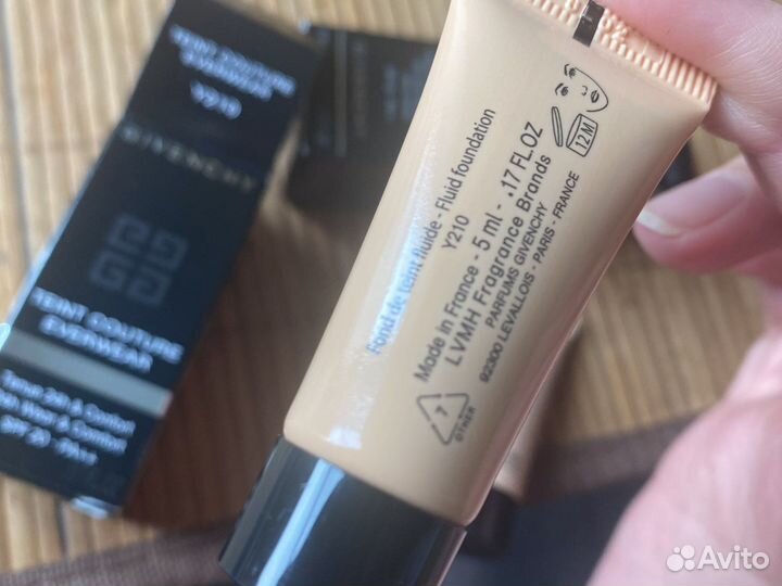 Givenchy новый тональный крем мини формат