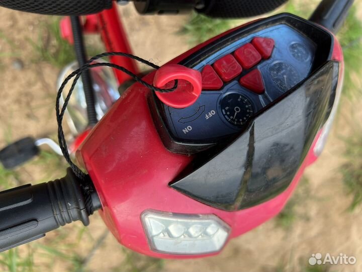 Трехколесный велосипед lamborghini