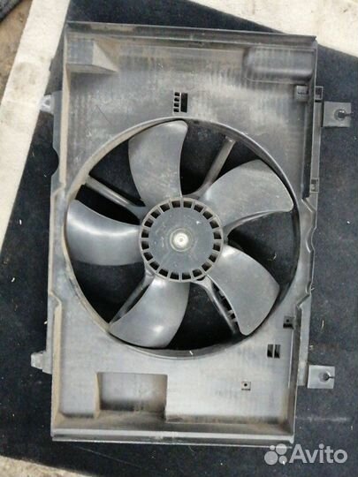 Диффузор радиатора Nissan Tiida C11