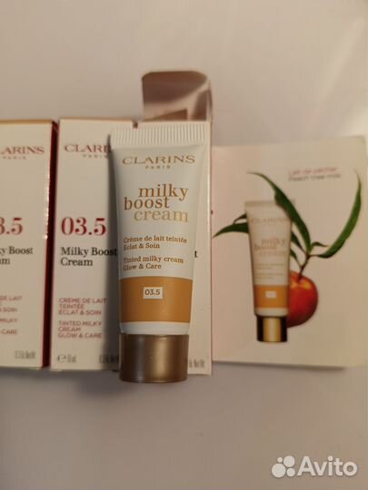 Тональный крем Clarins milky boost