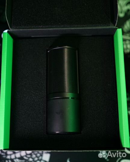Микрофон Razer Seiren X