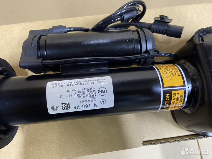 Амортизатор передний правый Mercedes-Benz