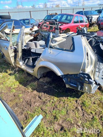 Заднее правое крыло Рено Меган 2 универсал