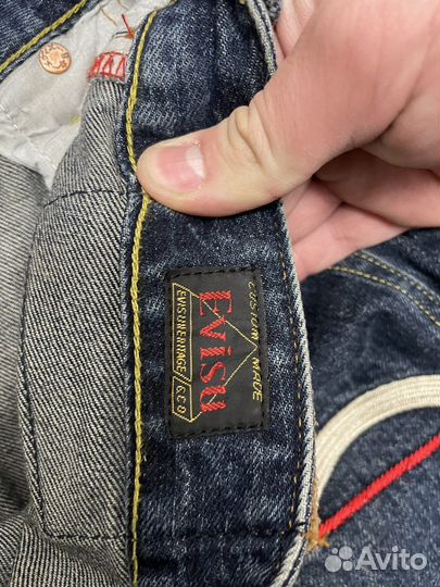 Джинсы Evisu