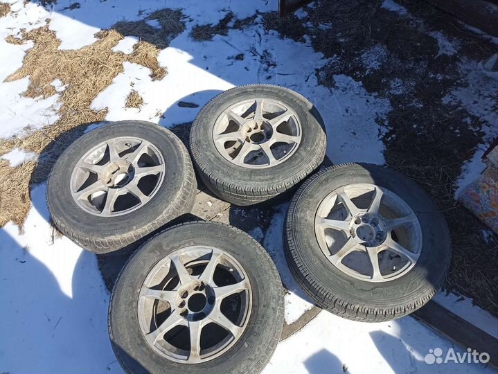 Продам литьë R15
