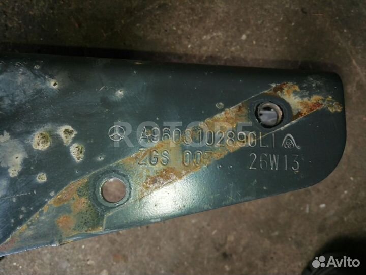 Кронштейн усилителя переднего бампера A9603102890