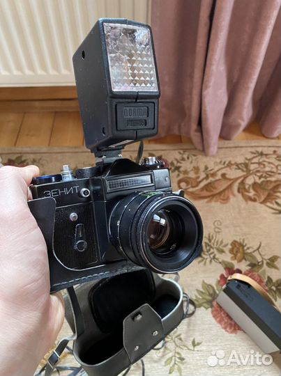 Фотоаппарат Zenit со вспышкой