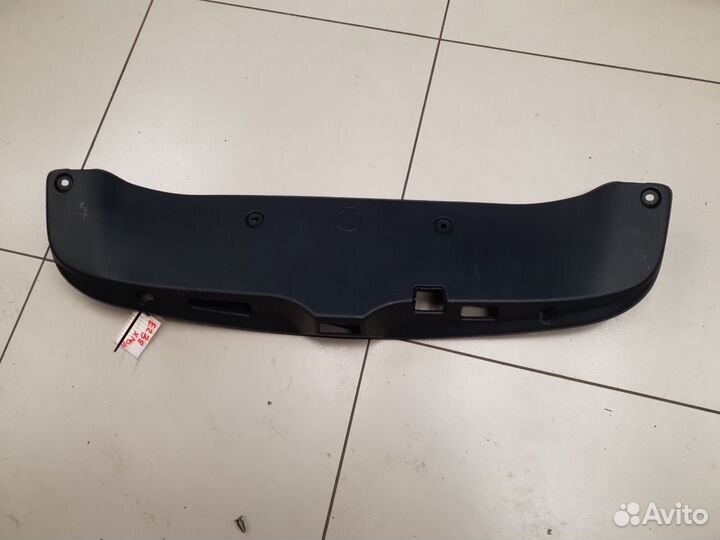 Обшивка крышки багажника Mercedes E-klasse Coupe C