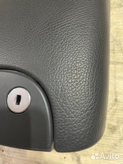 Подлокотник Mercedes-Benz Clk-Class C209 M112E26