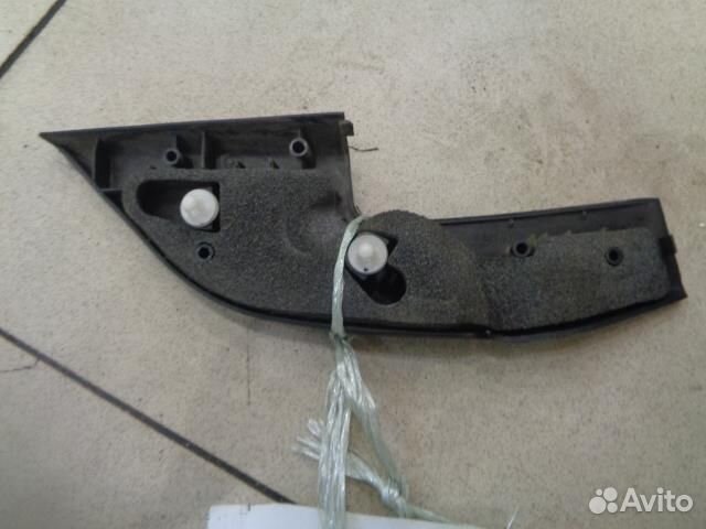 Уголок двери передней левой внутренний Toyota Pri