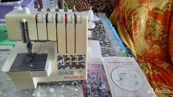 Коверлок merrylock 007