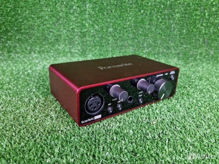 Звуковая карта Focusrite Scarlett Solo (3rd Gen)