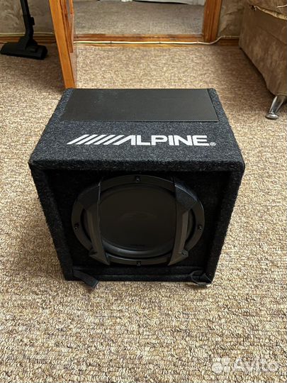 Автомобильный сабвуфер Alpine SWE-815