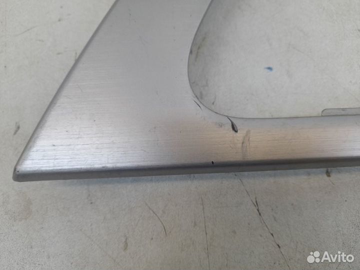 Накладка обшивки двери задняя левая Toyota Land
