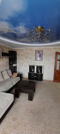 2-к. квартира, 77,1 м², 8/17 эт.