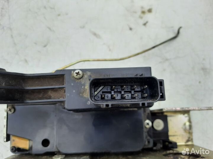 Замок двери багажника Форд Торнео Коннект