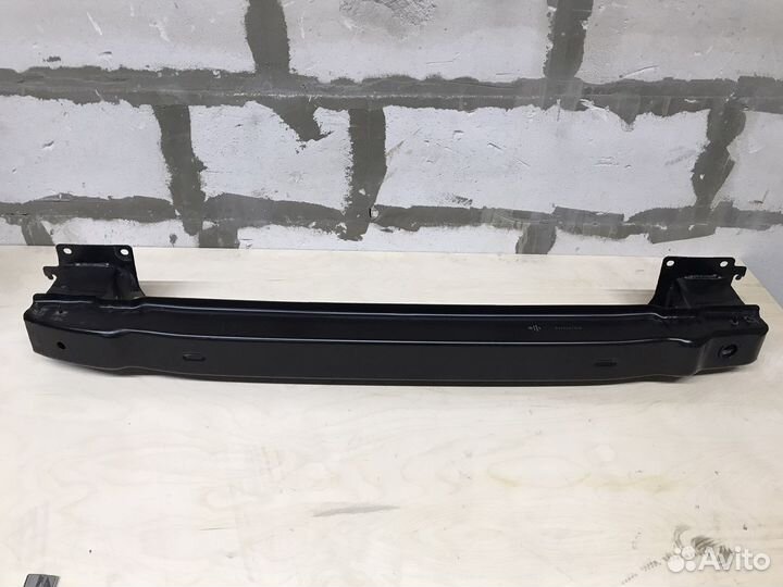 Усилитель заднего бампера Passat B8