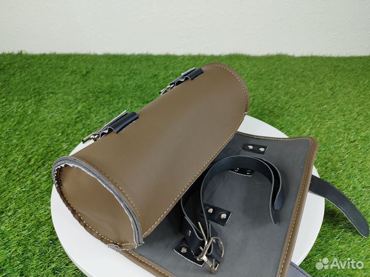 Сумка батон на мотоцикл, скутер. Коричневый. Новая