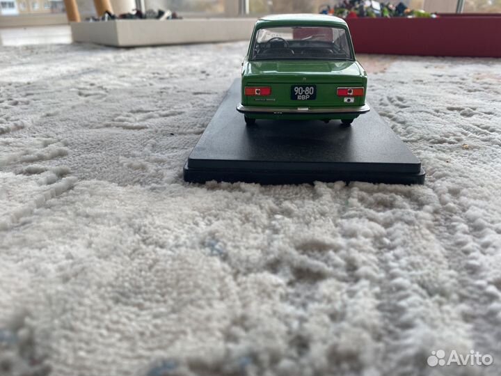 Коллекционная машинка ваз-21011