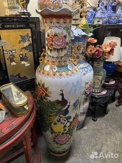 Винтажная напольная ваза в стиле шинуазри