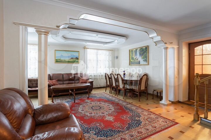 Дом 256,9 м² на участке 10 сот.