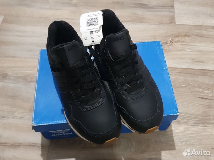 Кроссовки зимние женские adidas 36