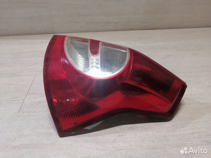 Фонарь правый Renault Sandero 1 Рено Сандеро 1