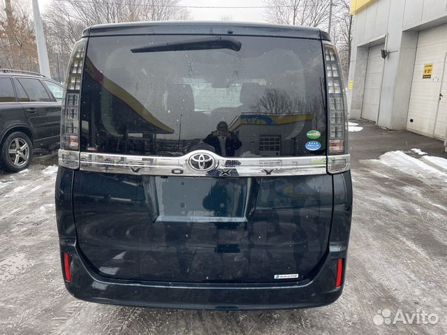 Toyota Voxy 2.0 CVT, 2016, 150 000 км