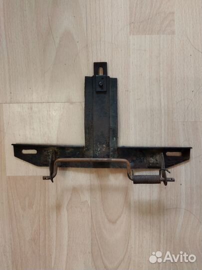 Откидной держатель номера Москвич 408