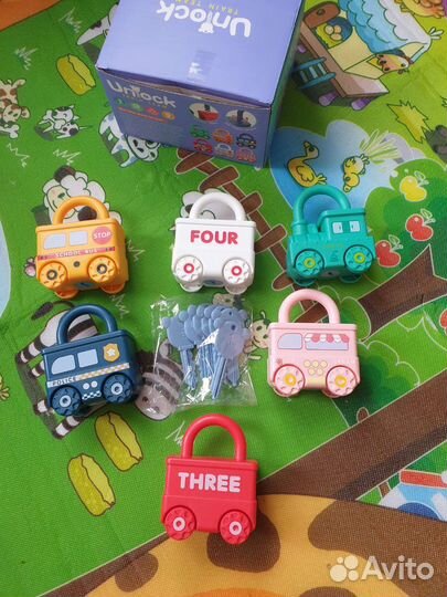 Машинки с ключиками монтессори