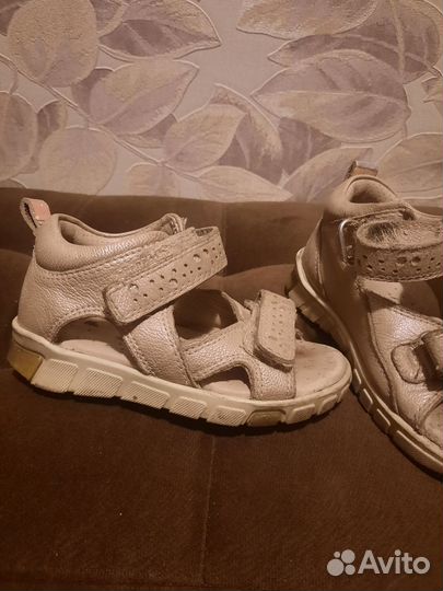 Сандалии для девочки 24 размер