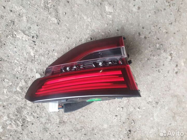 Geely coolray фонарь задний левый в крышку