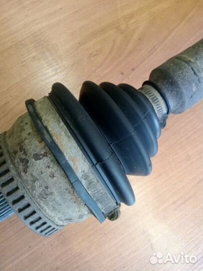 Полуось передний левый Volkswagen Passat B5 седан