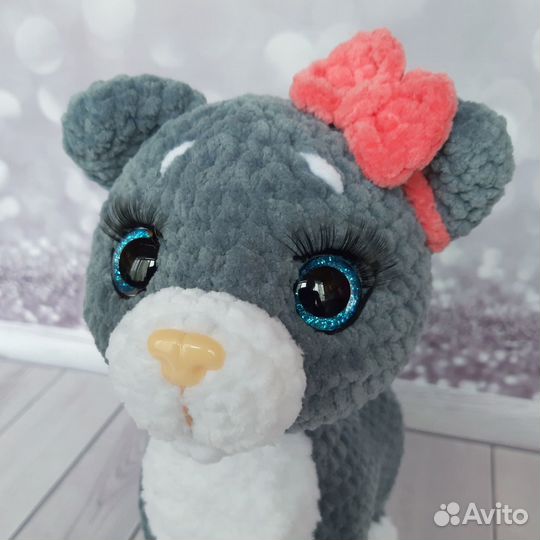 Вязаная игрушка кошечка