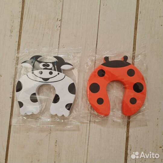 Стоппер, фиксатор, блокиратор дверей