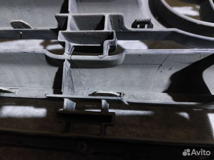 Решетка радиатора toyota land cruiser 200